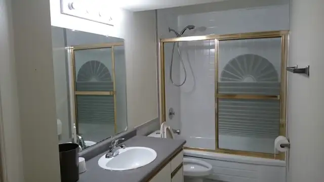 Great Basement Apartment Fully furnished in Mississauga - Photo 5