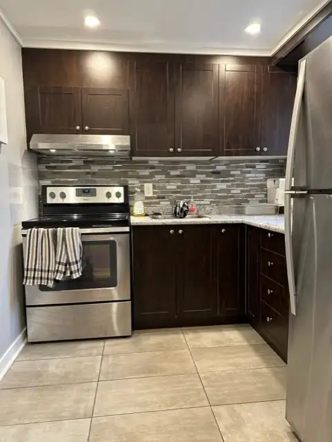 TWO BEDROOM APARTMENT ON MERIVALE ROAD OTTAWA FOR APRIL MAY 2026 - Photo 2