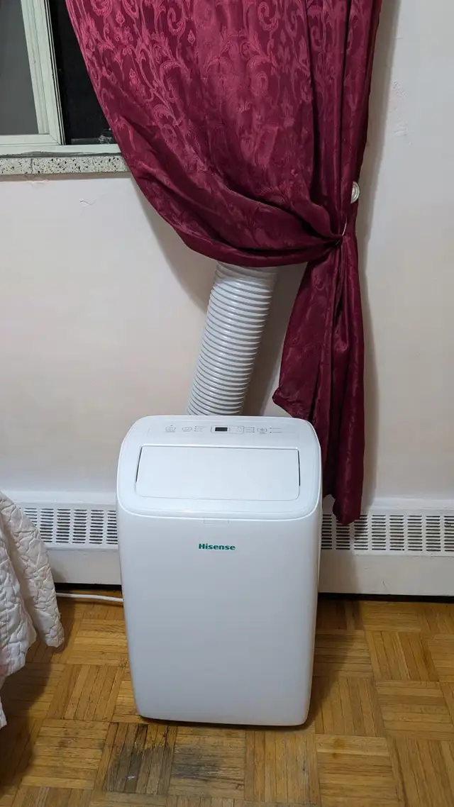 Cozy and bright room for rent in Scarborough - Photo 7