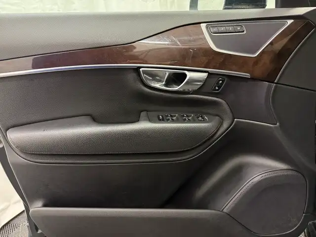 2016 Volvo XC90 T6 MOMENTUM AWD | HTD LTHR STS\\STR WHEEL - Photo 17