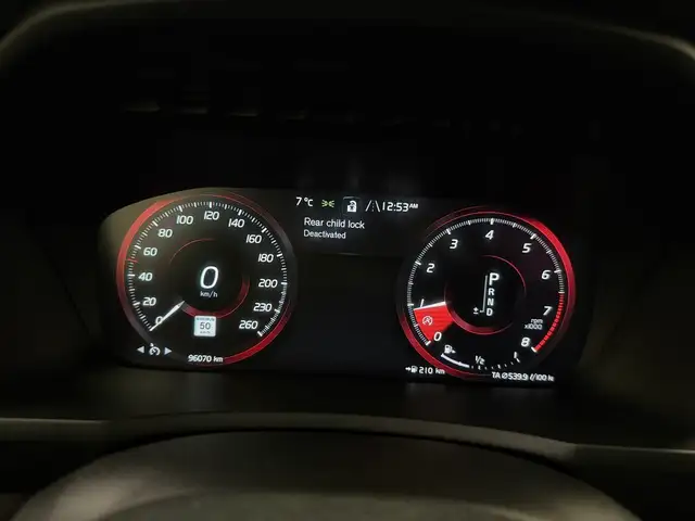 2016 Volvo XC90 T6 MOMENTUM AWD | HTD LTHR STS\\STR WHEEL - Photo 28