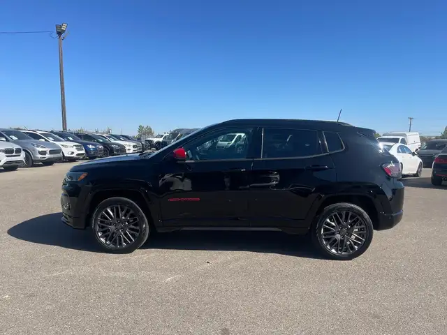 2023 Jeep Compass Limited RED-Edition / 4x4 / FULLY EQUIPPED - Photo 4