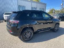 2023 Jeep Compass Limited RED-Edition / 4x4 / FULLY EQUIPPED - Photo 7