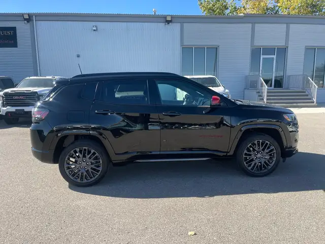 2023 Jeep Compass Limited RED-Edition / 4x4 / FULLY EQUIPPED - Photo 8