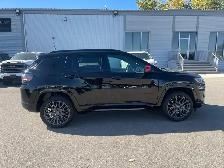 2023 Jeep Compass Limited RED-Edition / 4x4 / FULLY EQUIPPED - Photo 8