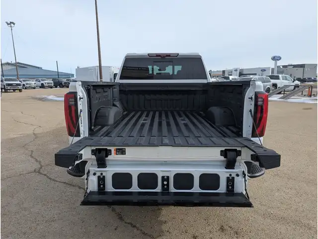 2024 GMC Sierra 3500HD Denali 6.6L V8/Touch Nav/Sunroof/Camera - Photo 12