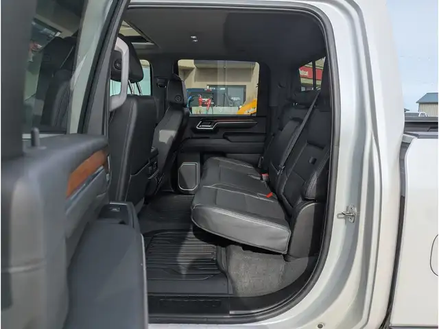 2024 GMC Sierra 3500HD Denali 6.6L V8/Touch Nav/Sunroof/Camera - Photo 19