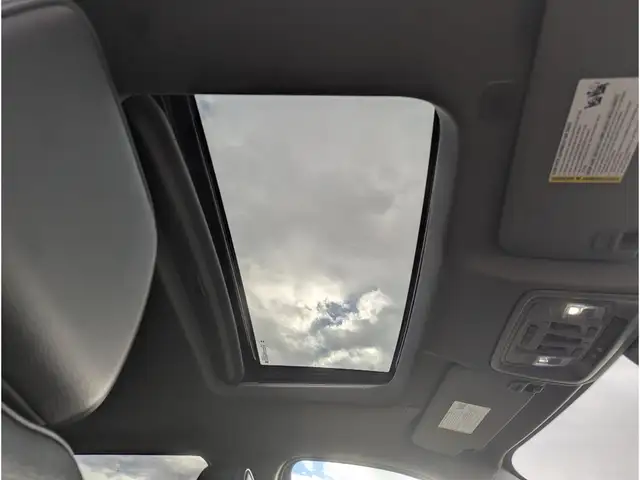 2024 GMC Sierra 3500HD Denali Diesel/Nav/Sunroof/Camera - Photo 3