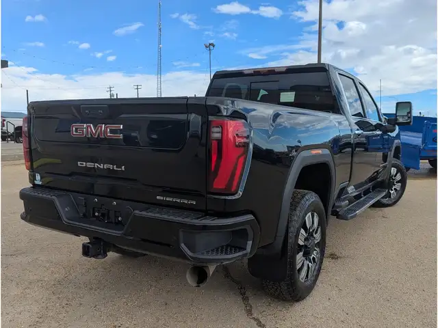 2024 GMC Sierra 3500HD Denali Diesel/Nav/Sunroof/Camera - Photo 10