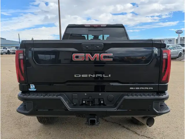 2024 GMC Sierra 3500HD Denali Diesel/Nav/Sunroof/Camera - Photo 11