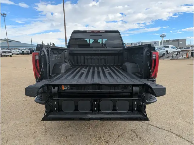 2024 GMC Sierra 3500HD Denali Diesel/Nav/Sunroof/Camera - Photo 13