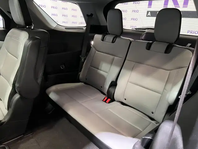 2021 Ford Explorer - Photo 12
