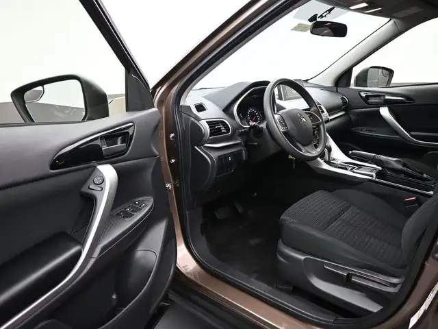 2020 Mitsubishi Eclipse Cross ES AWD Android Auto / Apple CarPla - Photo 17
