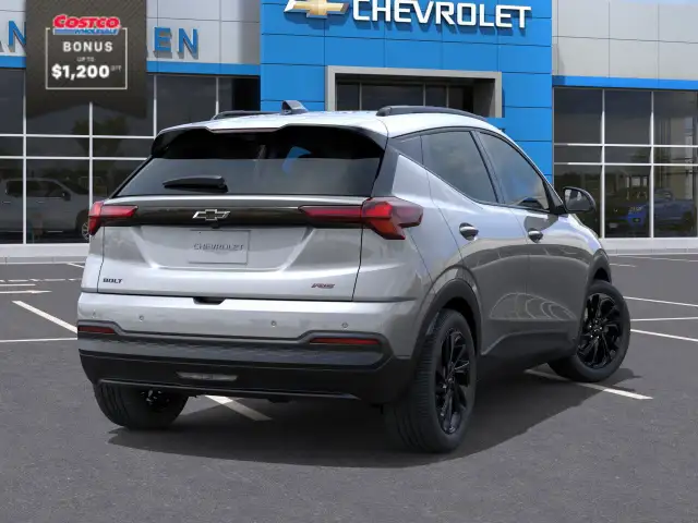 2027 Chevrolet Bolt - Photo 4