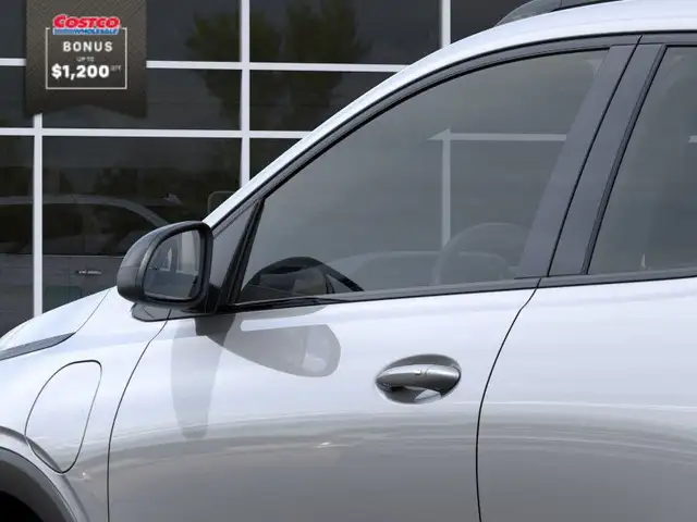 2027 Chevrolet Bolt - Photo 12