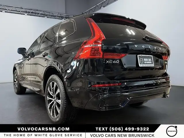 2025 Volvo XC60 B5 Plus Dark Theme | Certified Pre Owned! - Photo 4