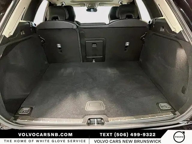 2025 Volvo XC60 B5 Plus Dark Theme | Certified Pre Owned! - Photo 6