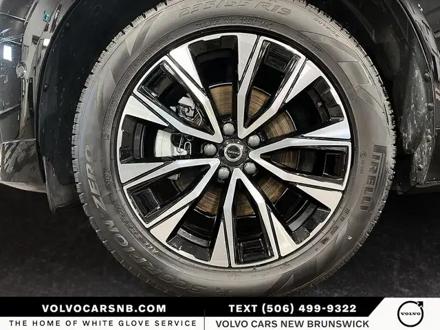2025 Volvo XC60 B5 Plus Dark Theme | Certified Pre Owned! - Photo 7