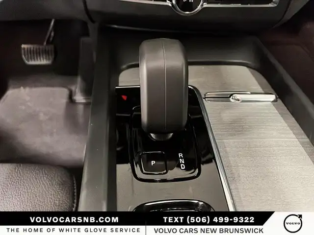 2025 Volvo XC60 B5 Plus Dark Theme | Certified Pre Owned! - Photo 14
