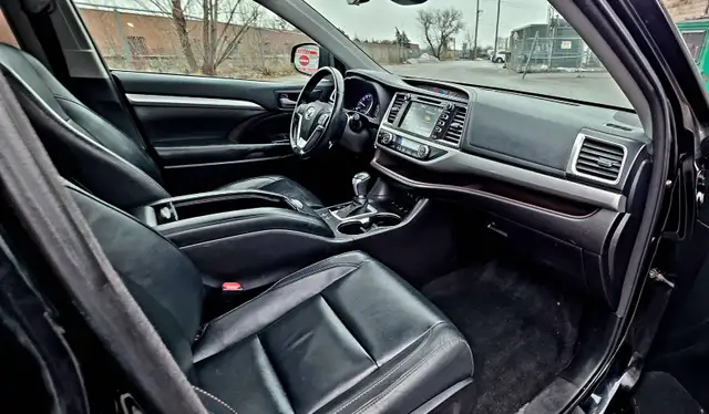 2017 Toyota Highlander AWD 4dr XLE| NO ACCIDENTS | NAVIGATON | L - Photo 18