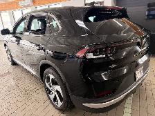 2023 VinFast VF 8 Eco AWD - Photo 3