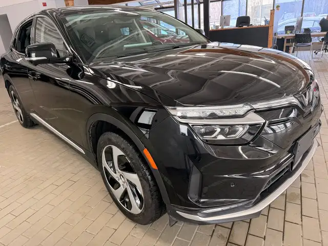 2023 VinFast VF 8 Eco AWD - Photo 7