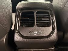 2023 VinFast VF 8 Eco AWD - Photo 14