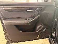 2023 VinFast VF 8 Eco AWD - Photo 16