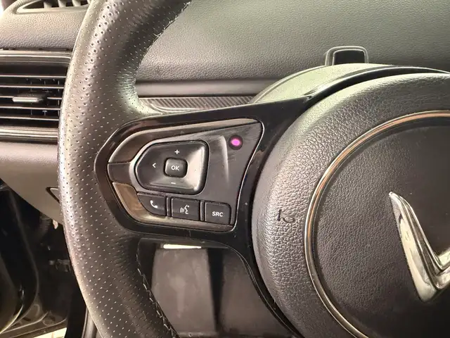 2023 VinFast VF 8 Eco AWD - Photo 19