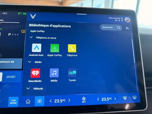 2023 VinFast VF 8 Eco AWD - Photo 23