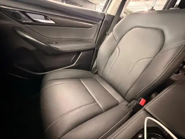 2023 VinFast VF 8 Eco AWD - Photo 29