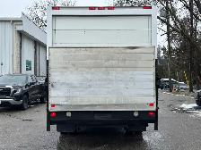 2014 GMC Savana G3500 16FT BOX TRUCK | LOW KMS | HYDRAULIC LIFT- - Photo 4