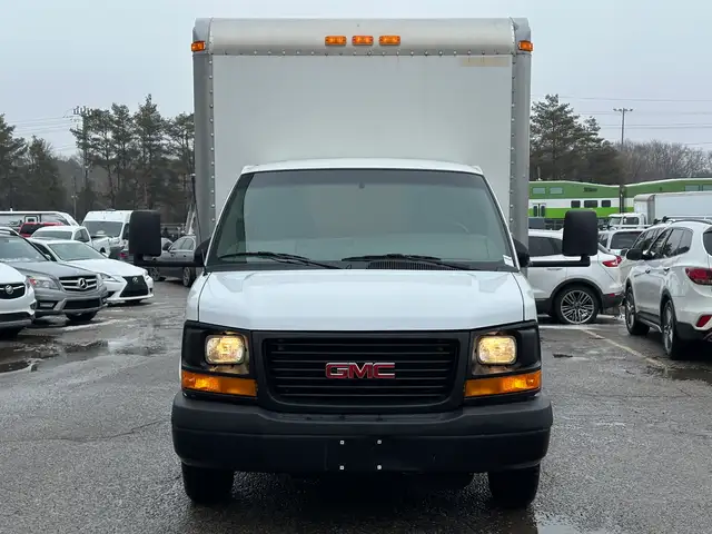 2014 GMC Savana G3500 16FT BOX TRUCK | LOW KMS | HYDRAULIC LIFT- - Photo 9