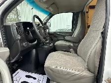 2014 GMC Savana G3500 16FT BOX TRUCK | LOW KMS | HYDRAULIC LIFT- - Photo 11