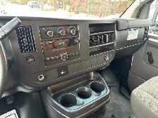 2014 GMC Savana G3500 16FT BOX TRUCK | LOW KMS | HYDRAULIC LIFT- - Photo 17