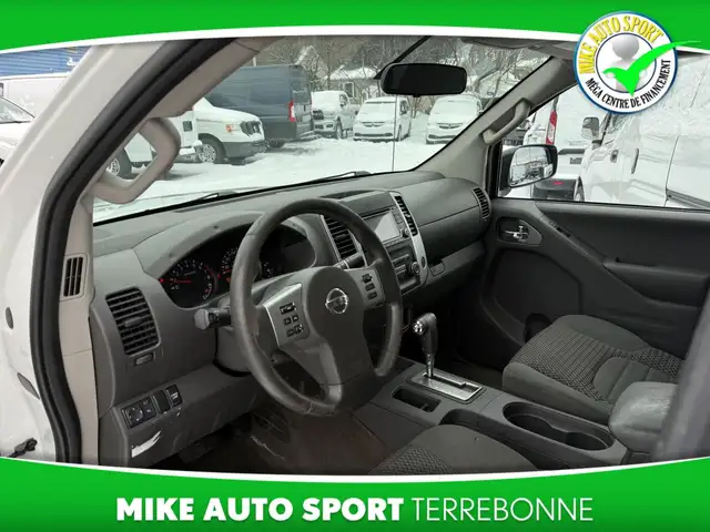 Nissan Frontier 2 roues motrices, empattement court, boîte autom - Photo 12