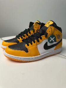 NEW Air Jordan 1 Mid 'Taxi' Size 11.5 - StockX Verified / Unwor