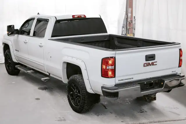2019 GMC Sierra 3500HD 4WD Crew Cab Long Box SLE for sale - Photo 4