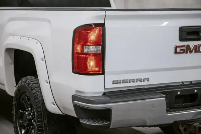 2019 GMC Sierra 3500HD 4WD Crew Cab Long Box SLE for sale - Photo 10