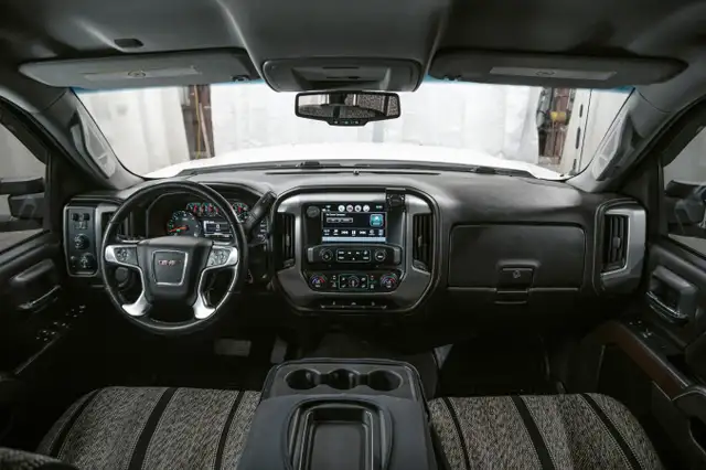 2019 GMC Sierra 3500HD 4WD Crew Cab Long Box SLE for sale - Photo 18