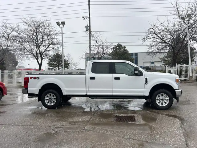 2022 Ford F-250 XLT 4WD Crew Cab 8' Box No Accidents ! - Photo 4