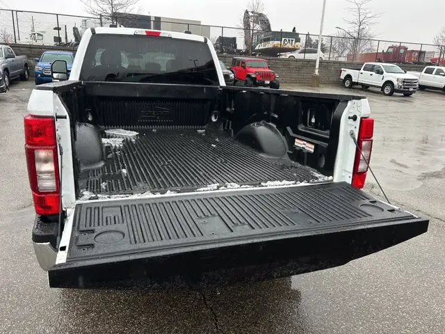 2022 Ford F-250 XLT 4WD Crew Cab 8' Box No Accidents ! - Photo 7