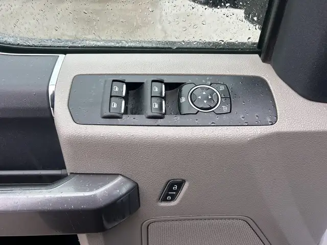 2022 Ford F-250 XLT 4WD Crew Cab 8' Box No Accidents ! - Photo 11