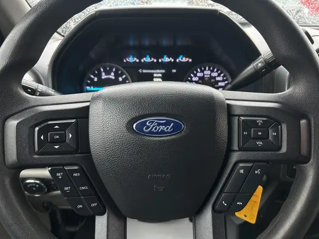 2022 Ford F-250 XLT 4WD Crew Cab 8' Box No Accidents ! - Photo 12