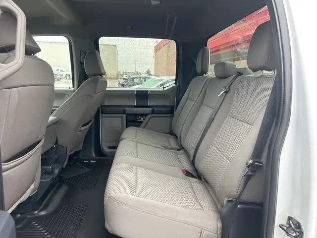 2022 Ford F-250 XLT 4WD Crew Cab 8' Box No Accidents ! - Photo 16