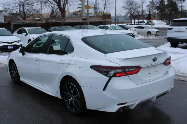 2024 Toyota Camry HYBRID SE - Photo 4