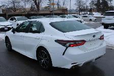 2024 Toyota Camry HYBRID SE - Photo 4
