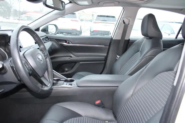 2024 Toyota Camry HYBRID SE - Photo 8
