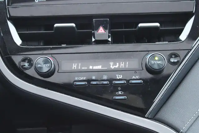 2024 Toyota Camry HYBRID SE - Photo 14