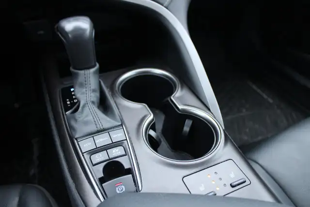 2024 Toyota Camry HYBRID SE - Photo 15